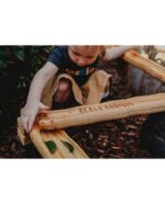 kids playing with blocks